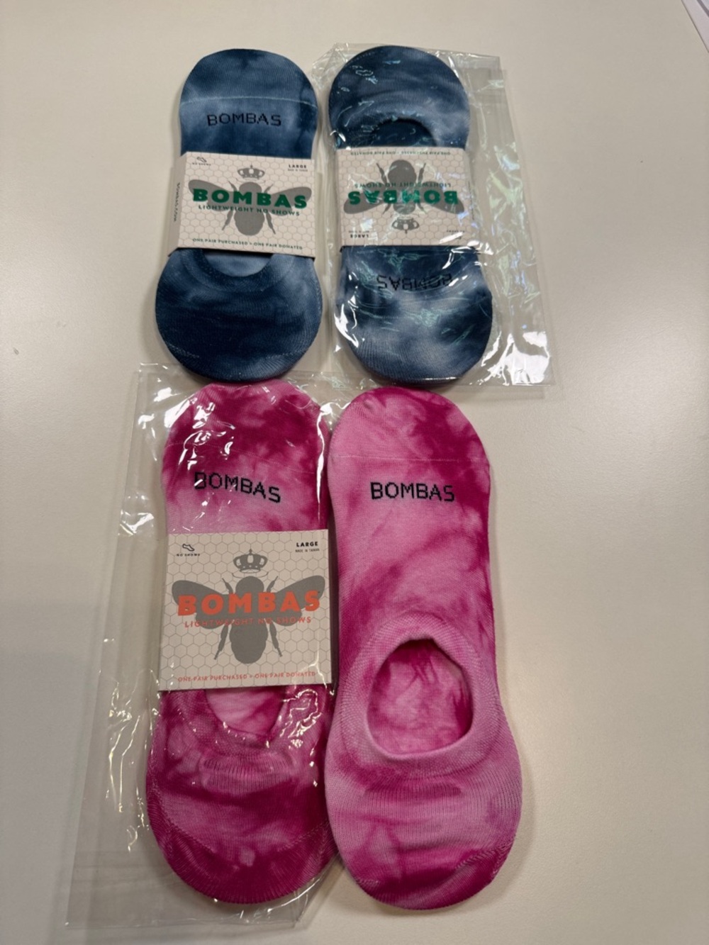 Bombas NWT Tie Dye No Show Socks 4PR Total 2PR PNK 2 Blu SZ: LRG fits Sizes 7-9